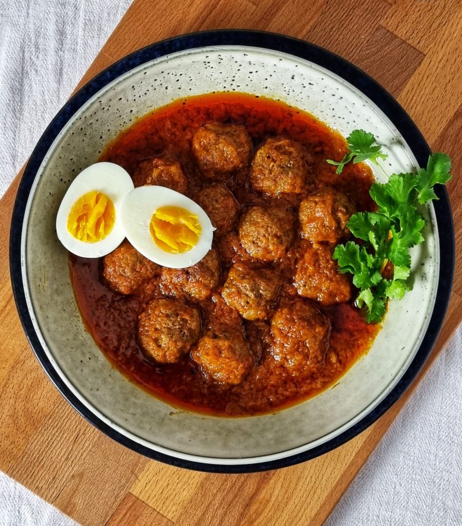 Pakistani Kofta (Meatball) Curry - Sugar Spice & More